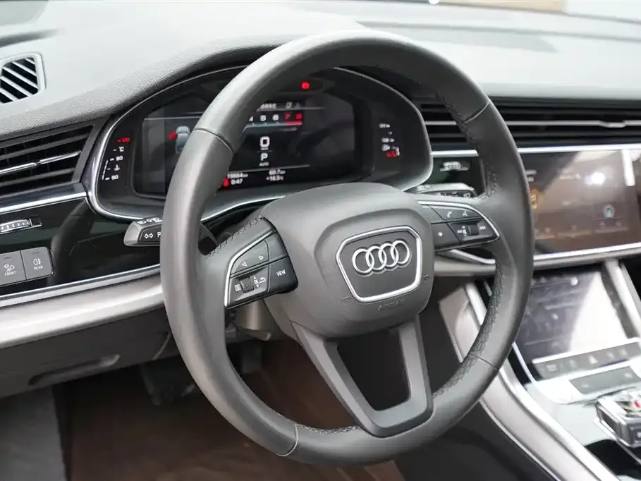 Audi Q7 — фото 7
