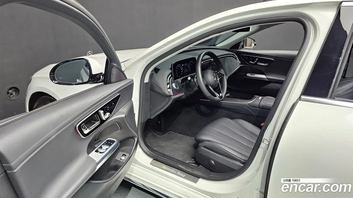 Mercedes-Benz E-Class — фото 10