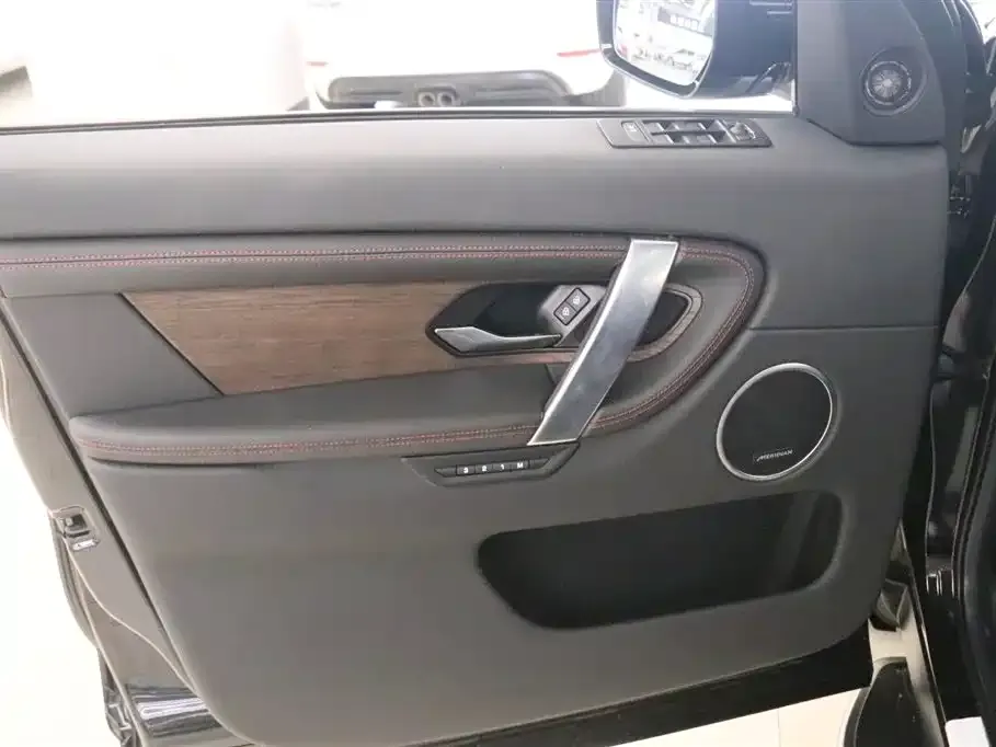 Land Rover Discovery Sport — фото 10