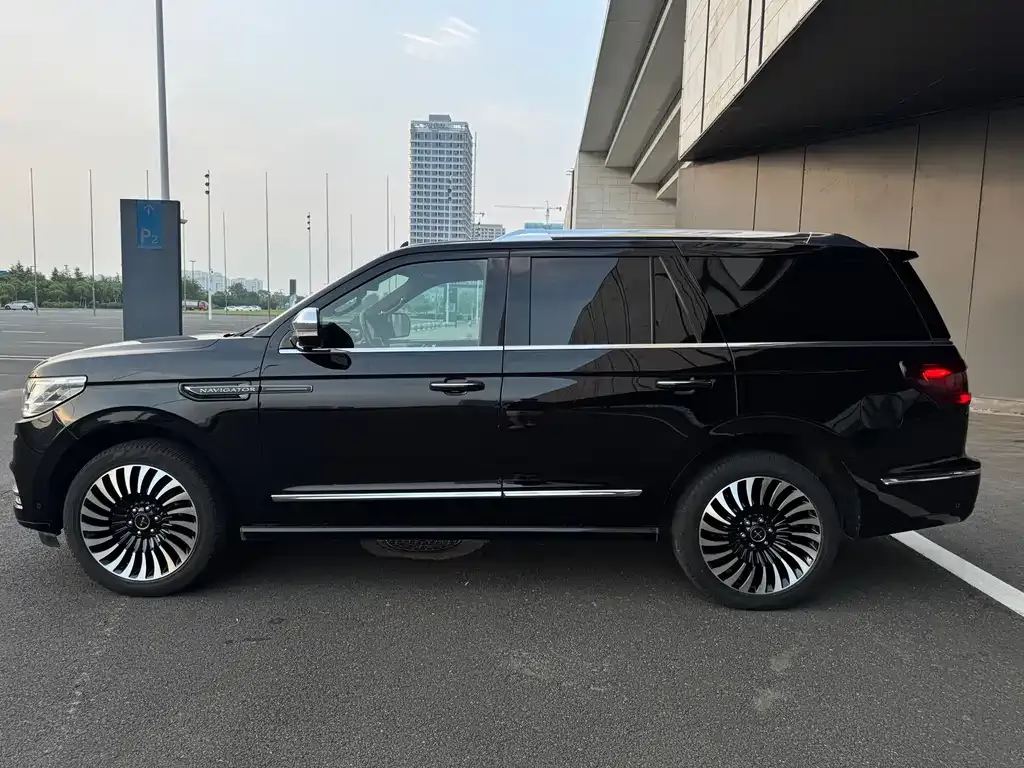 Lincoln Navigator — фото 2