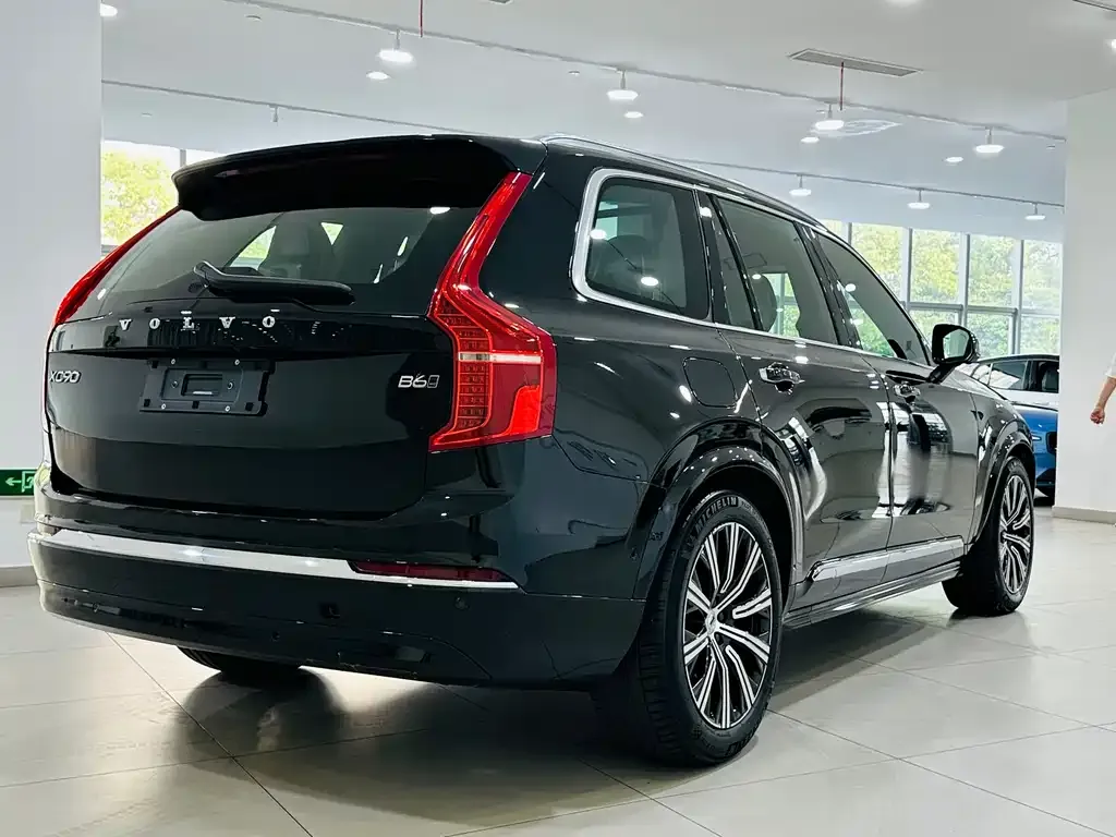 Volvo XC90 — фото 5