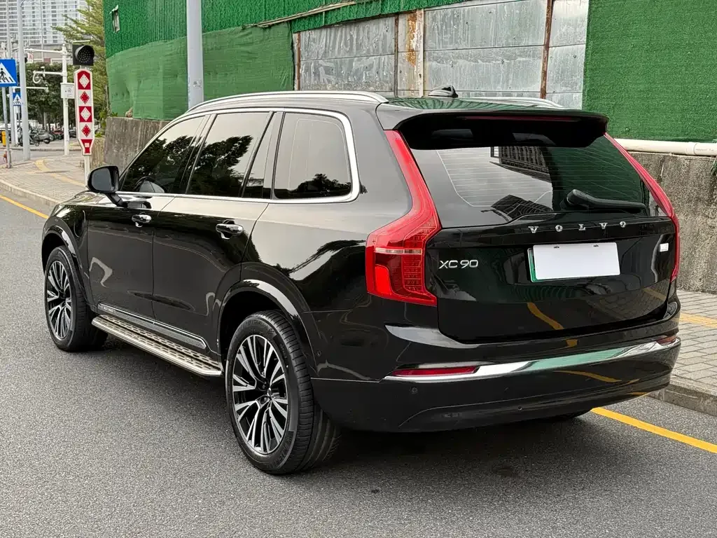 Volvo XC90 PHEV — фото 6