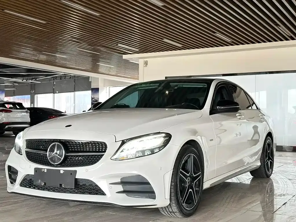 Mercedes-Benz C-Class — фото 1