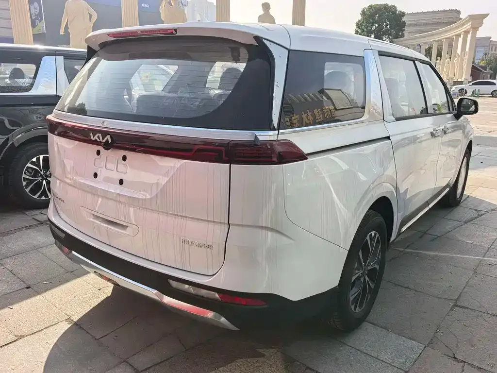 Kia Carnival — фото 2