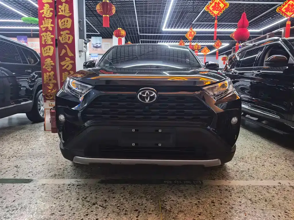 Toyota RAV4 — фото 2