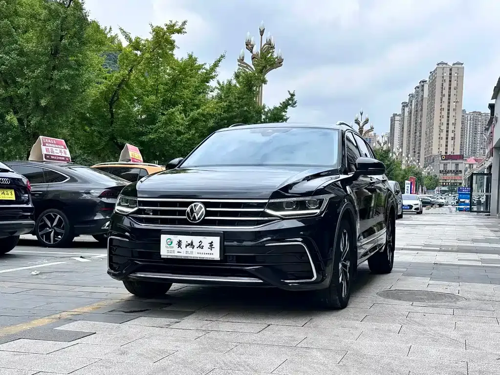 Volkswagen Tiguan L — фото 3