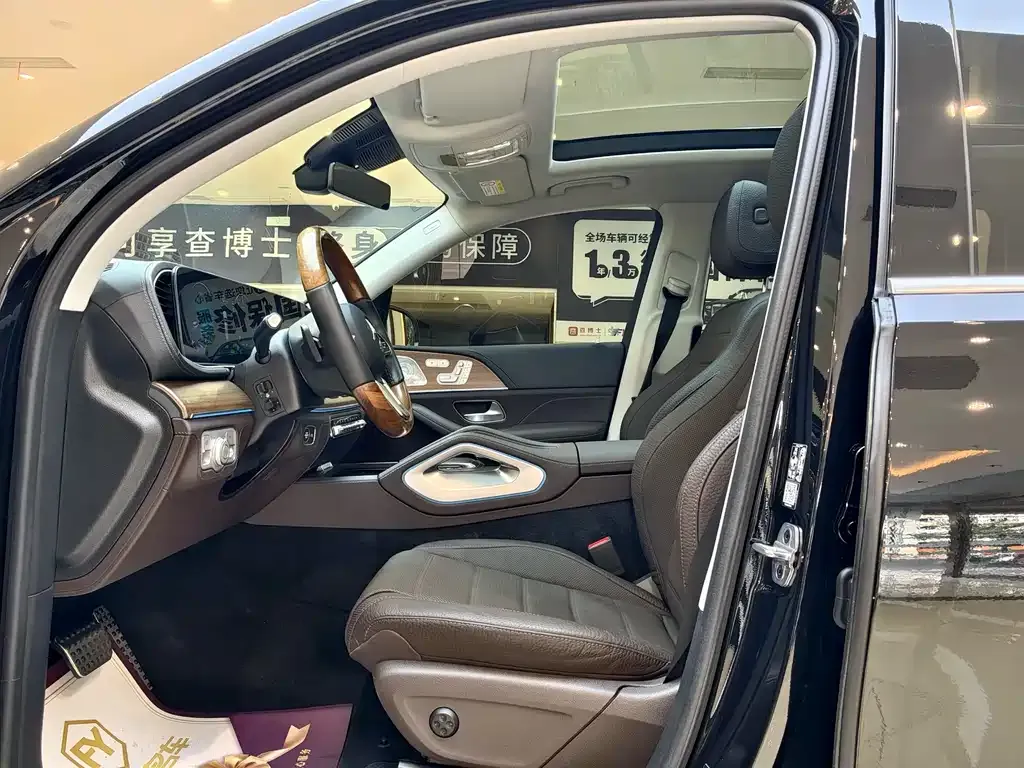 Mercedes-Benz GLS — фото 6