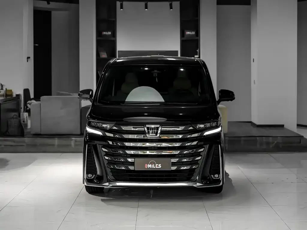 Toyota Vellfire — фото 2