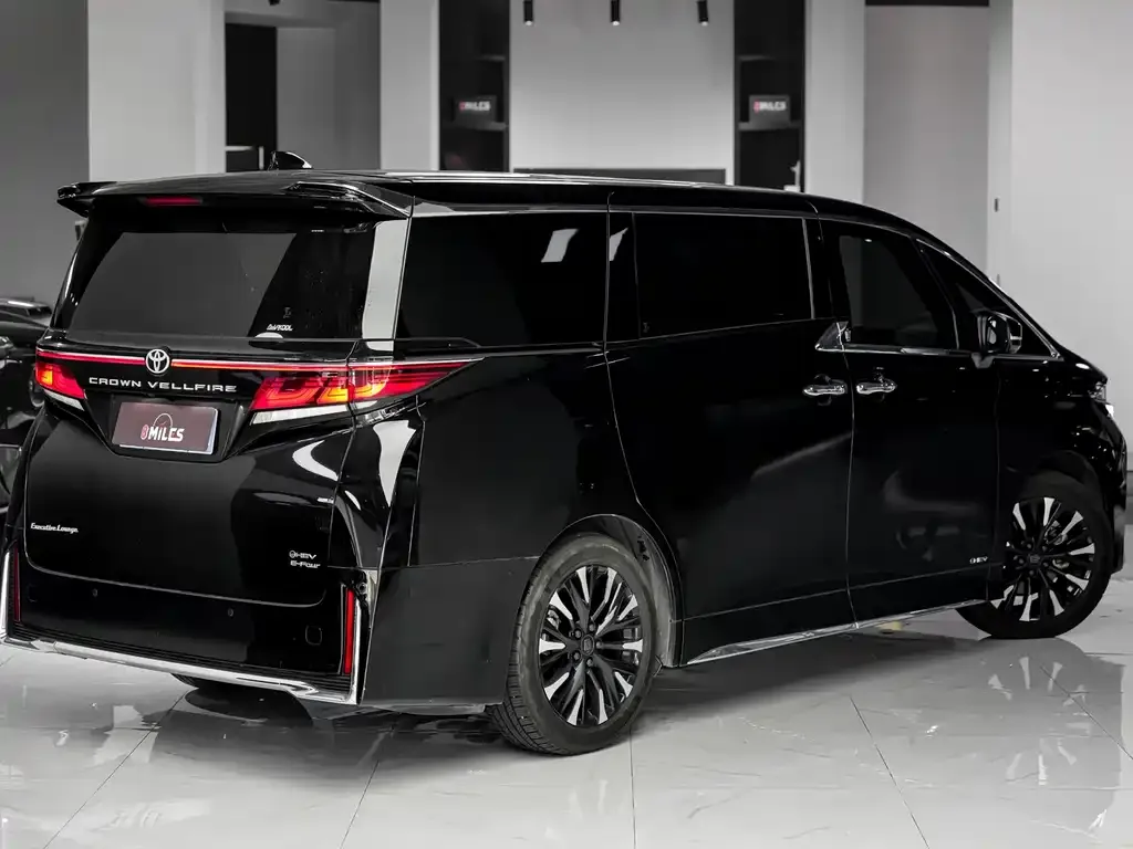Toyota Vellfire — фото 4