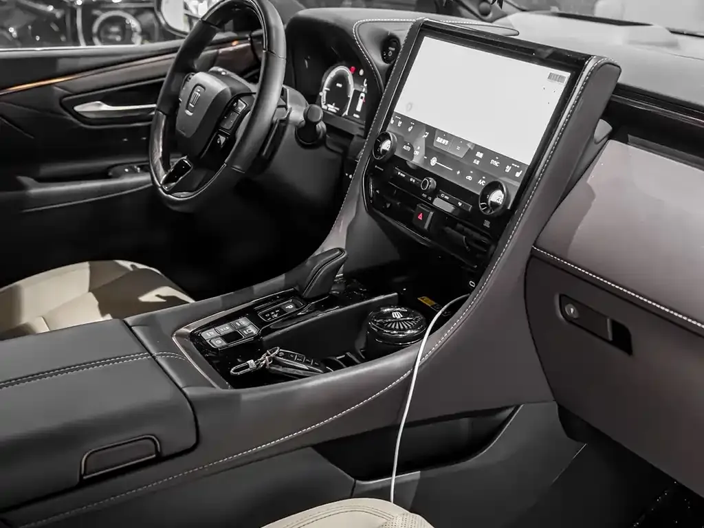Toyota Vellfire — фото 8