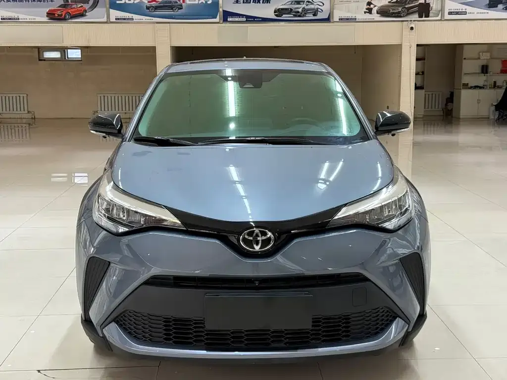 Toyota C-HR — фото 2