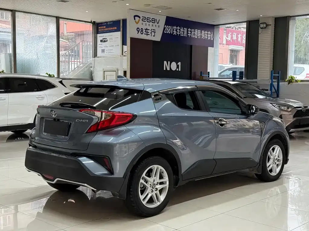 Toyota C-HR — фото 4
