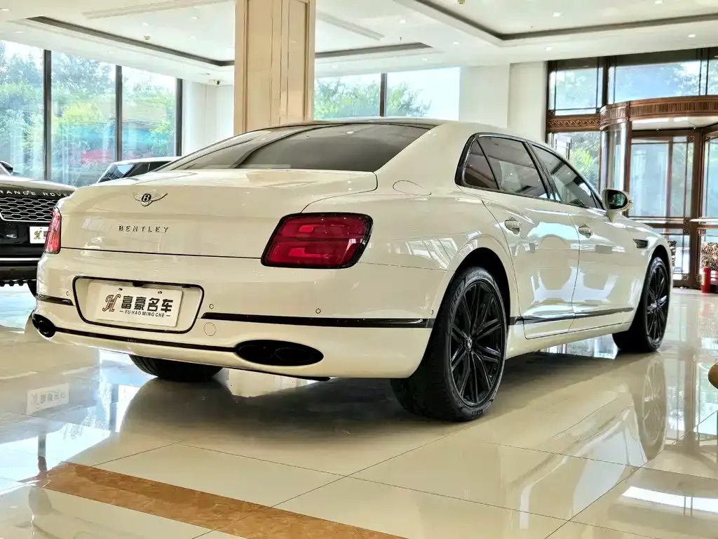 Bentley Flying Spur PHEV — фото 6