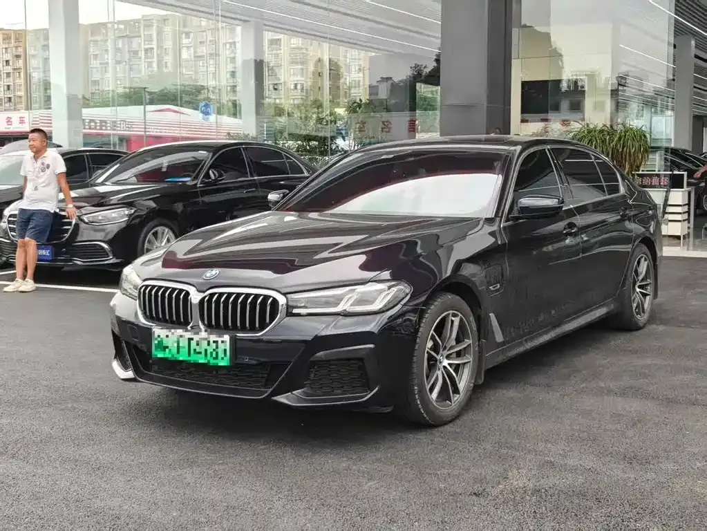 BMW 5 Series New Energy — фото 1