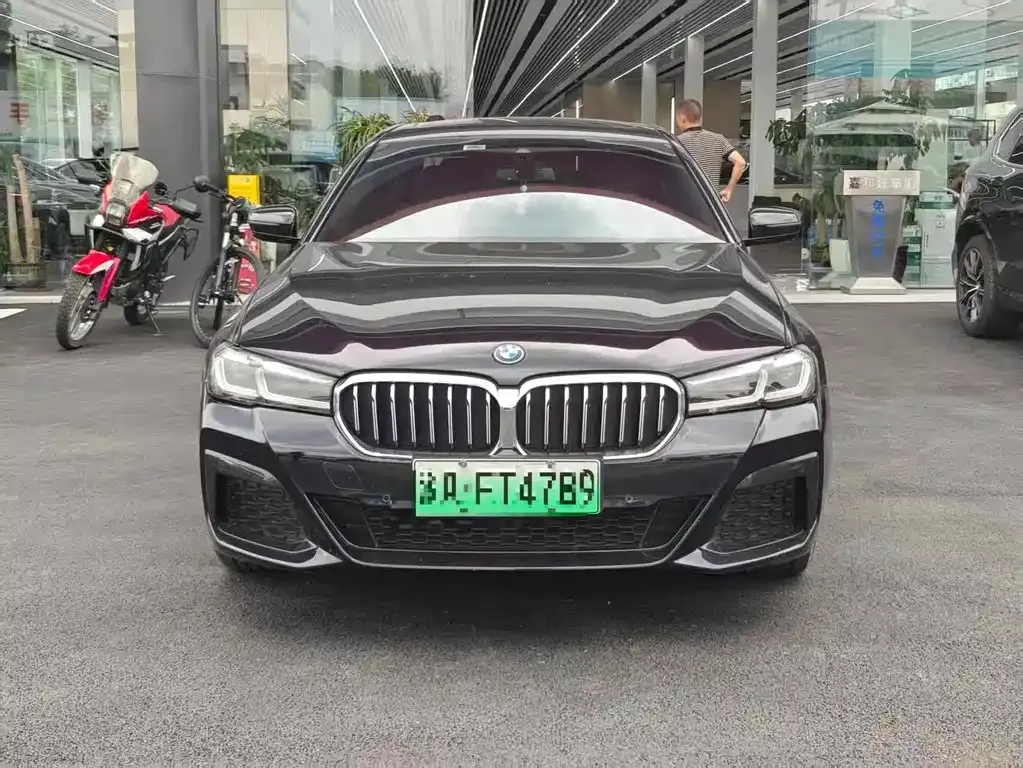 BMW 5 Series New Energy — фото 2