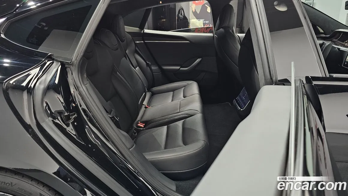 Tesla Model S — фото 10