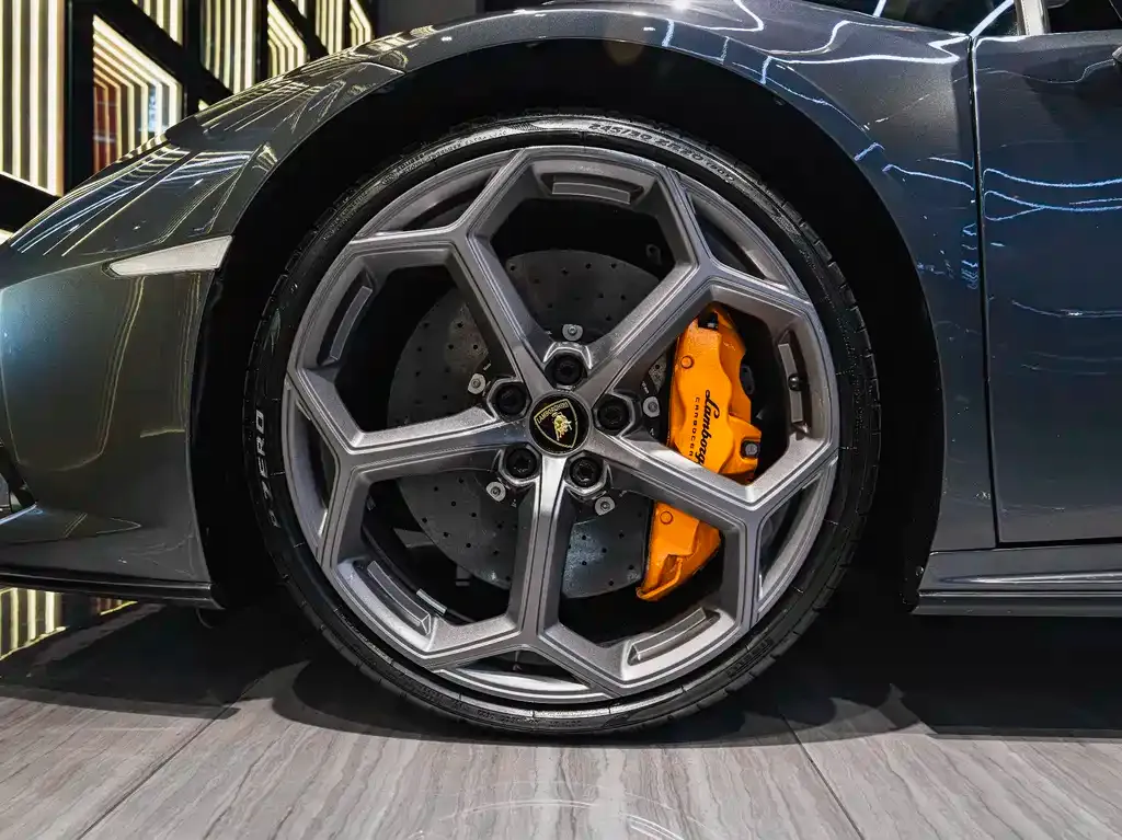 Lamborghini Huracan — фото 9