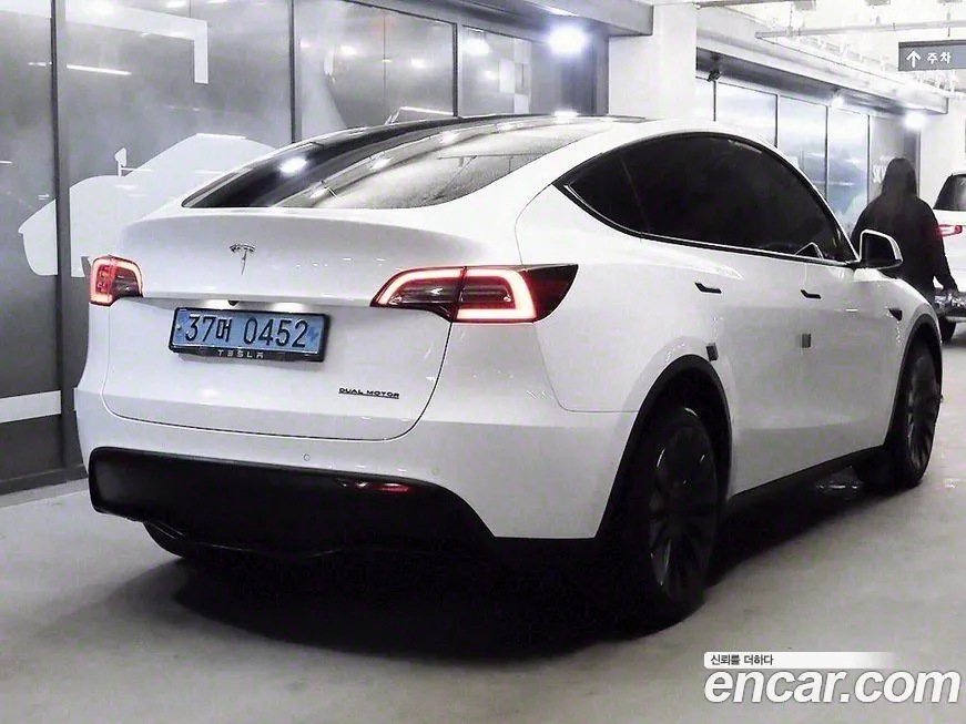 Tesla Model Y — фото 4