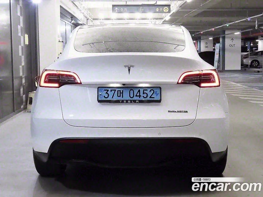 Tesla Model Y — фото 5