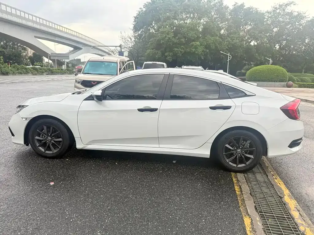 Honda Civic — фото 4