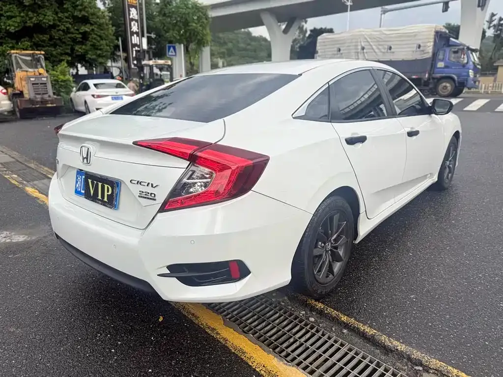 Honda Civic — фото 5