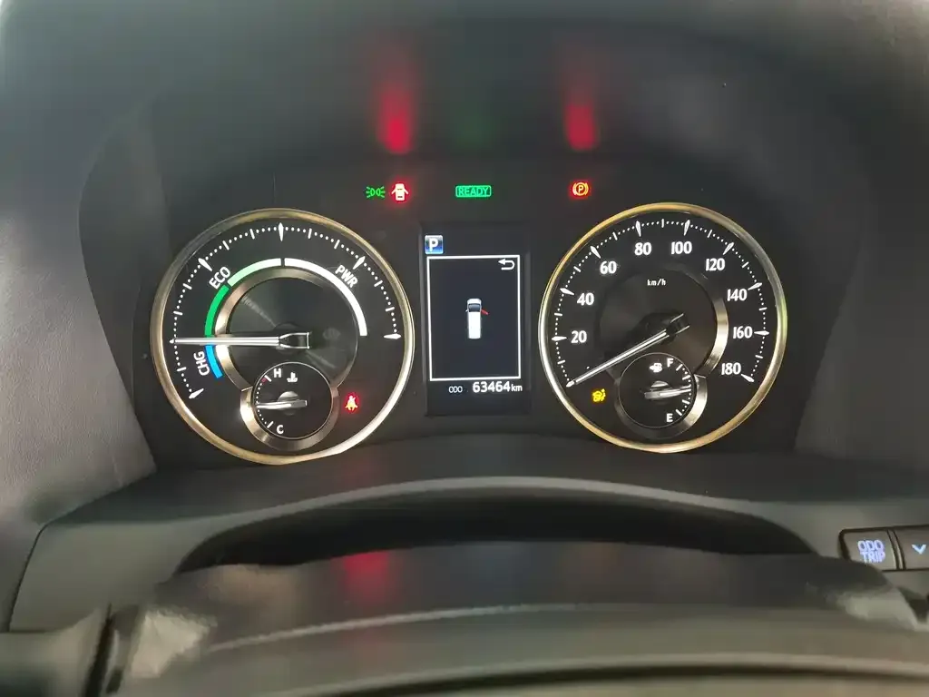 Toyota Alphard — фото 3