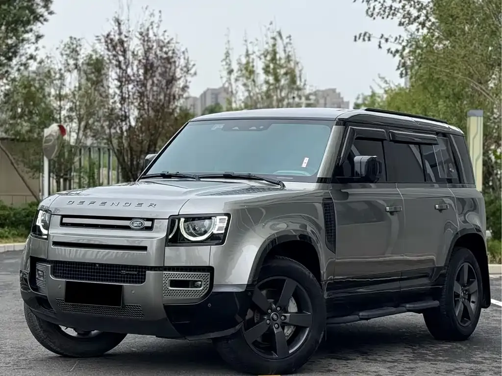 Land Rover Defender — фото 1