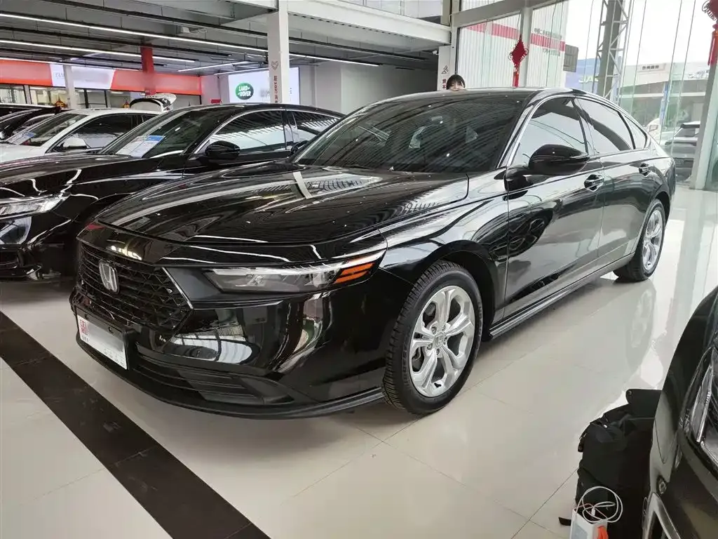 Honda Accord — фото 1