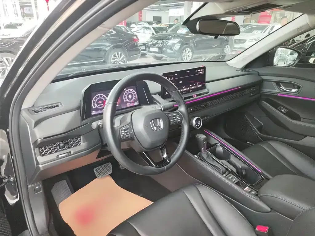 Honda Accord — фото 10