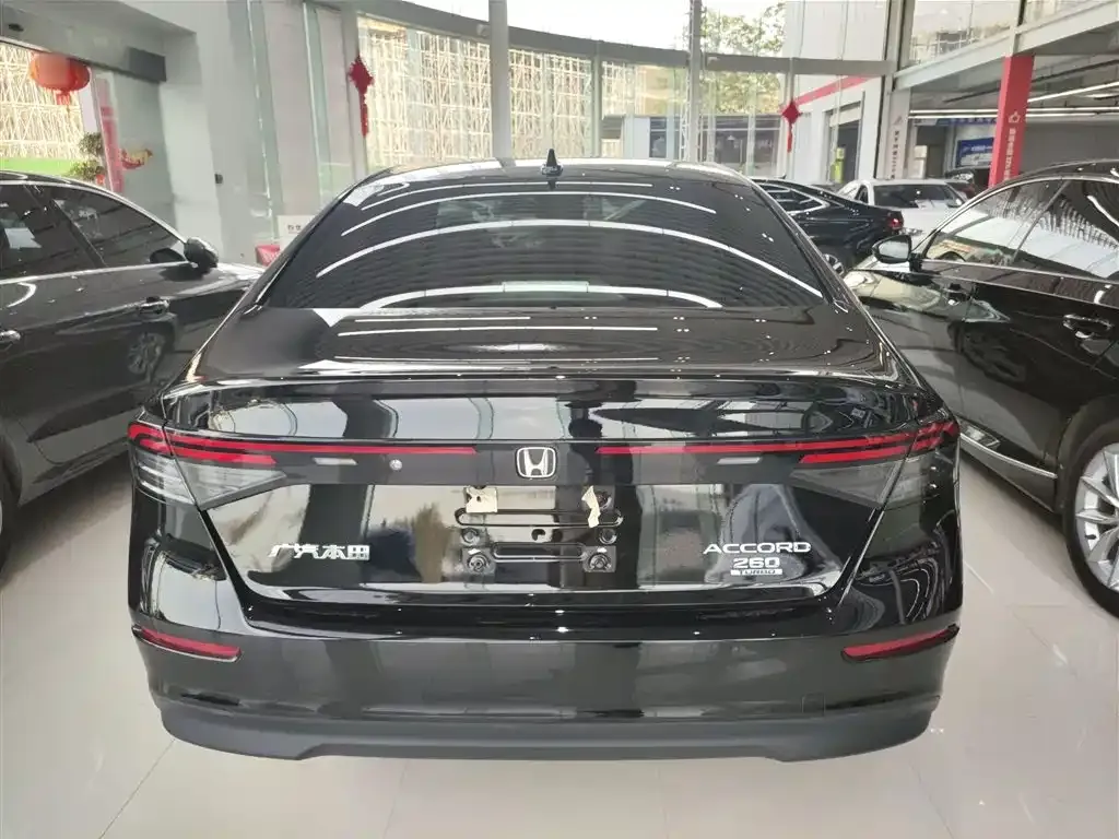 Honda Accord — фото 6
