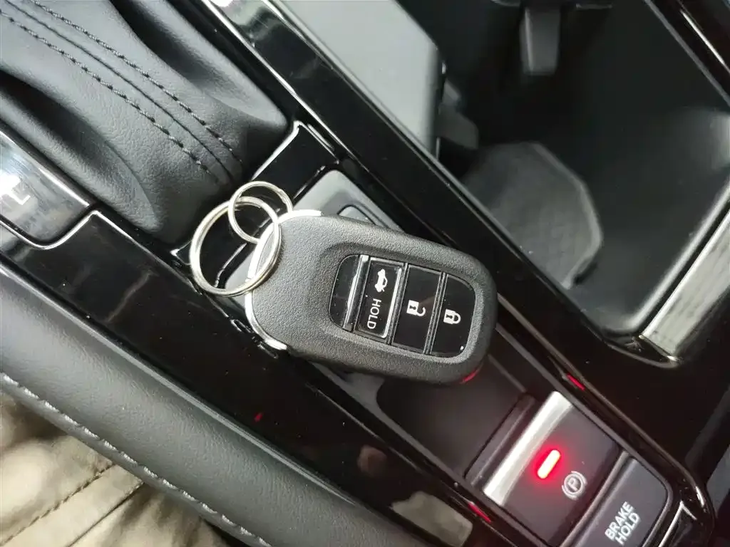 Honda Accord — фото 9