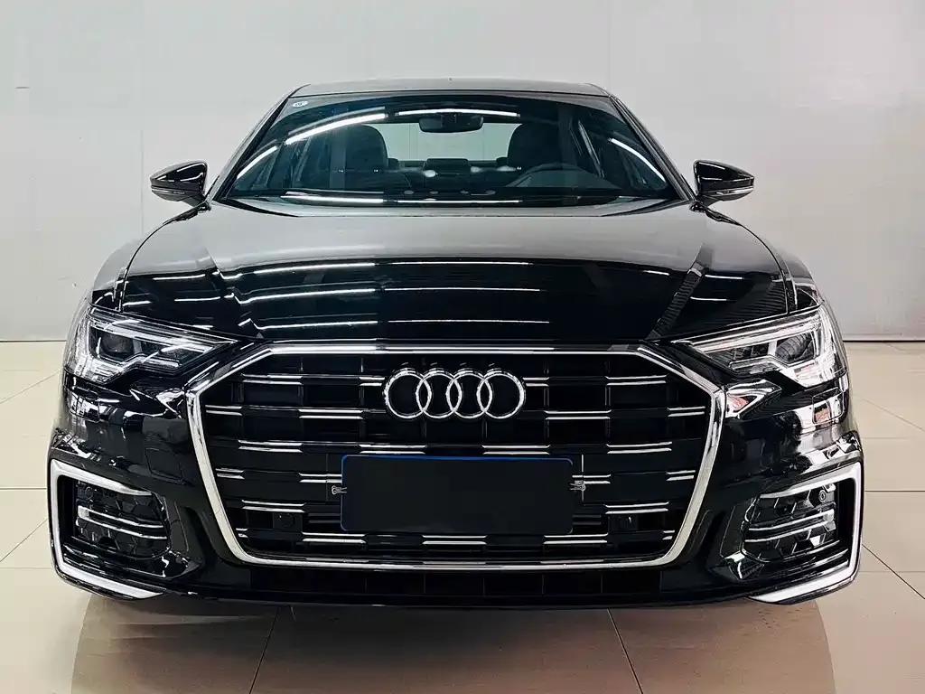 Audi A6L — фото 1