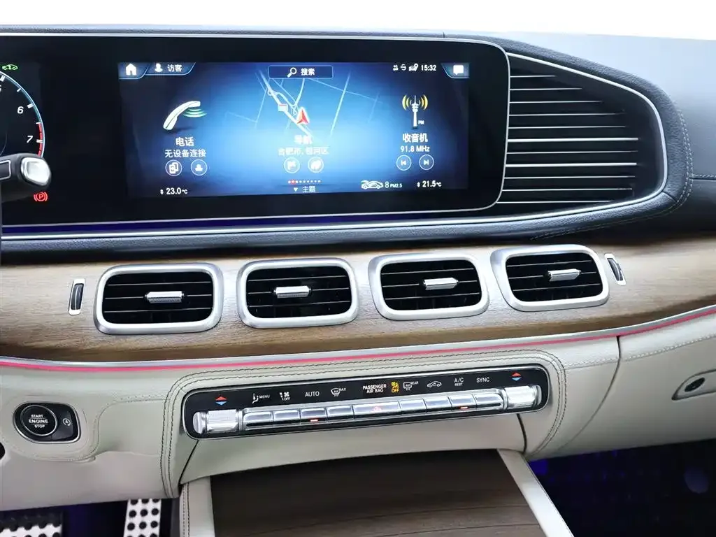 Mercedes-Benz GLS — фото 10