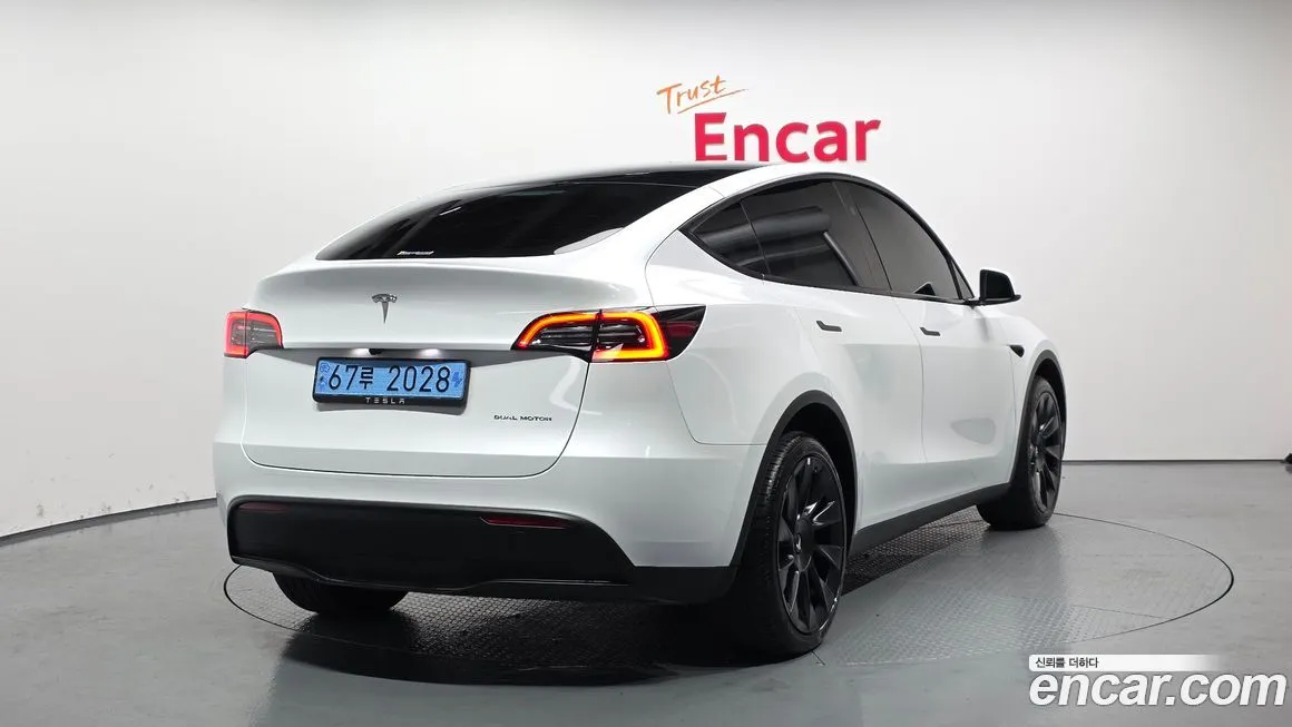 Tesla Model Y — фото 2