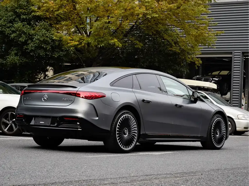Mercedes-Benz EQS AMG — фото 5