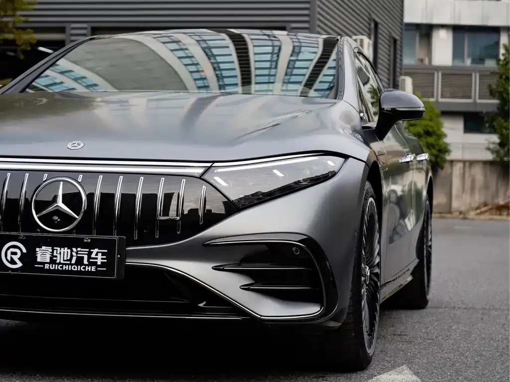 Mercedes-Benz EQS AMG — фото 7