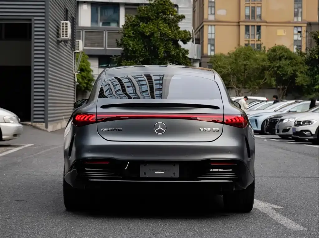 Mercedes-Benz EQS AMG — фото 8
