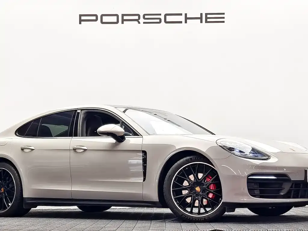 Porsche Panamera — фото 1