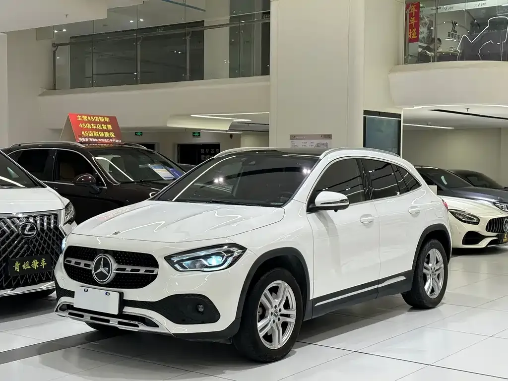 Mercedes-Benz GLA — фото 1