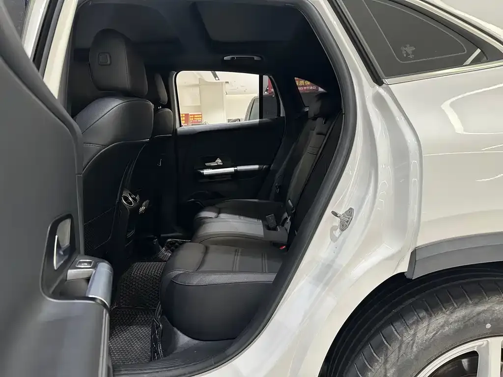 Mercedes-Benz GLA — фото 6