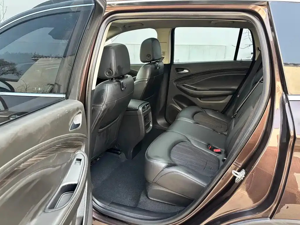 Buick Envision Plus — фото 10