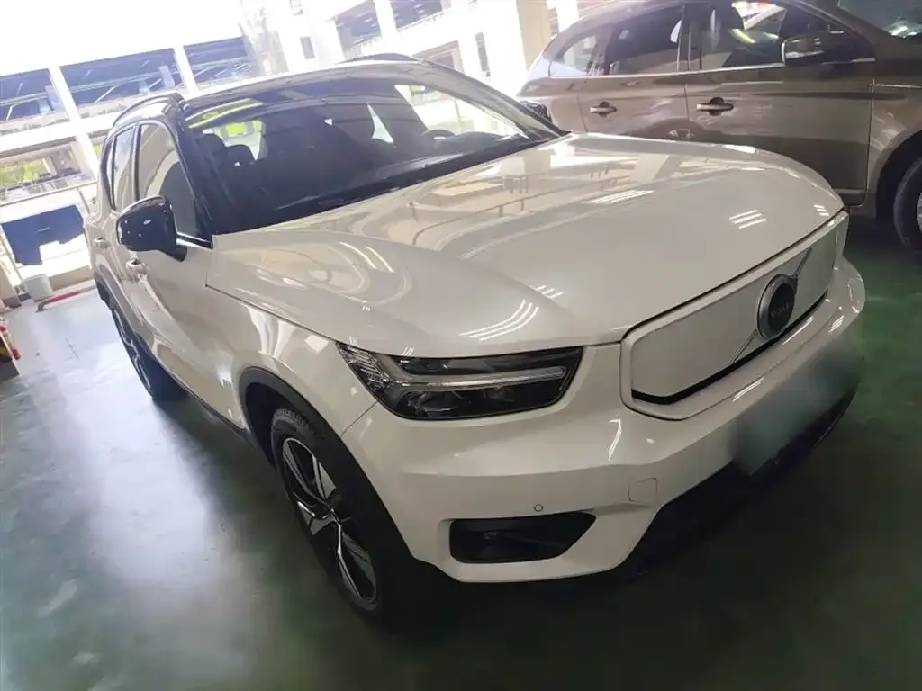 Volvo XC40 NEV — фото 4