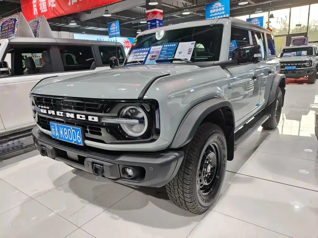 Ford Bronco — фото 1