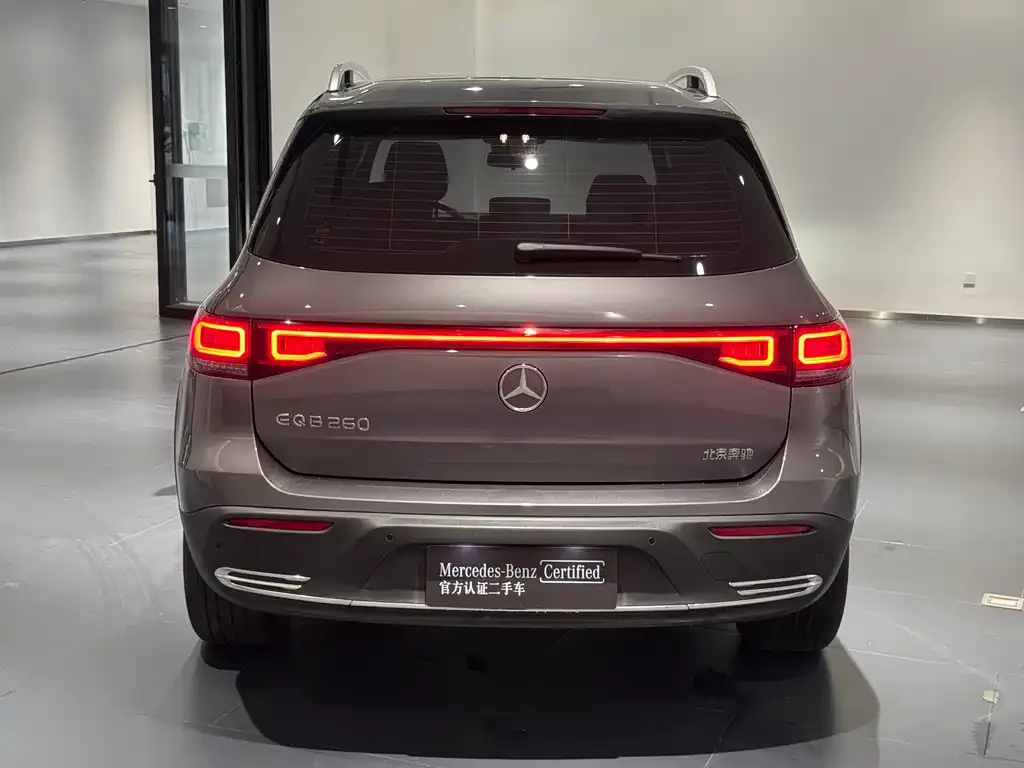 Mercedes-Benz EQB — фото 10