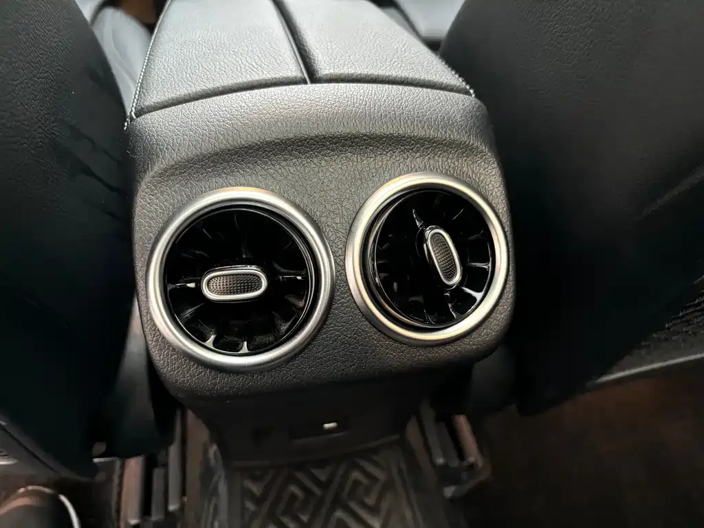 Mercedes-Benz A-Class — фото 10