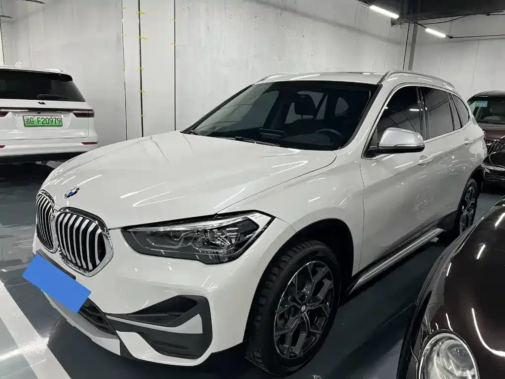 BMW X1 — фото 1