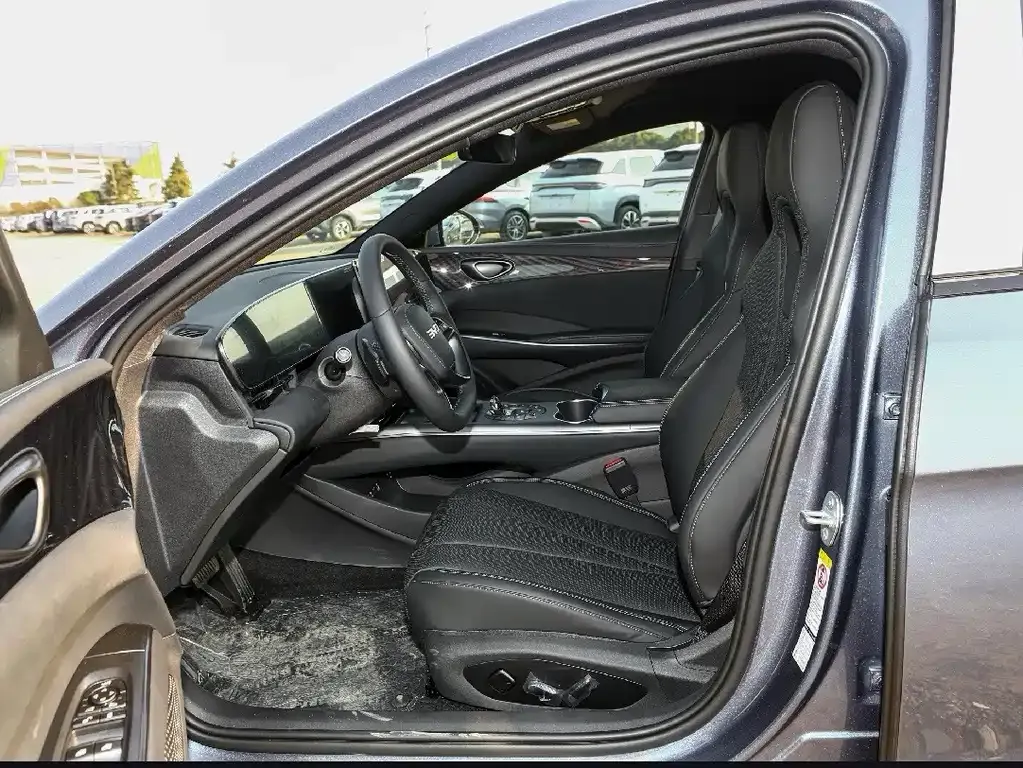 BYD Seal — фото 2