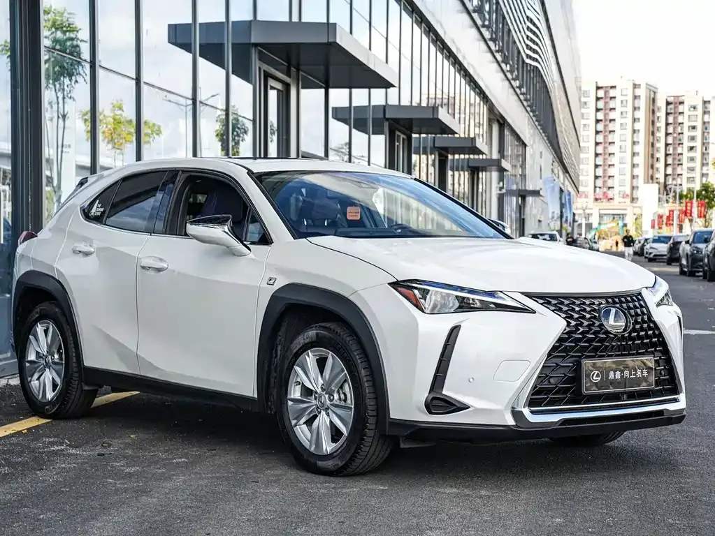 Lexus UX — фото 3