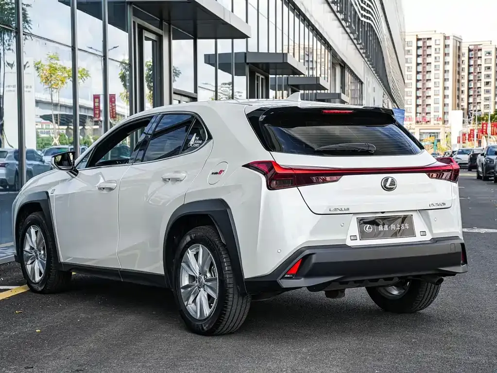 Lexus UX — фото 6