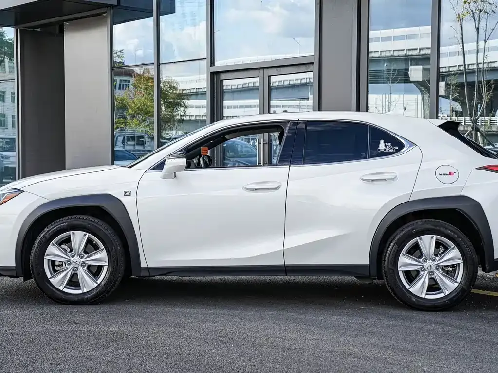 Lexus UX — фото 7